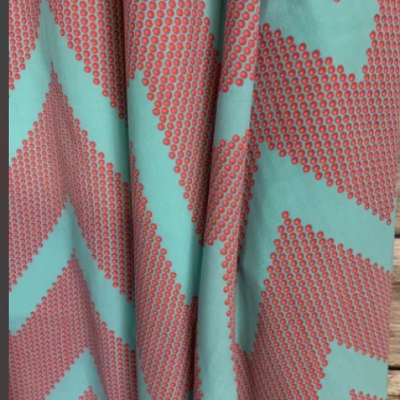 New LuLaRoe Lola XL Skirt with elastic waist band - Picture 2 of 11